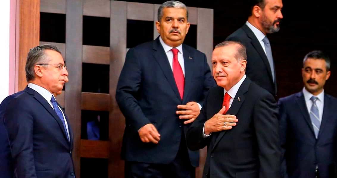 Erdoğan Derhal AK Parti nin Başına Geçmeli