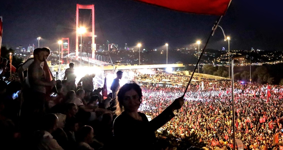 Taksim Mitinginden İstanbul Yürüyüşüne İnce Senaryo