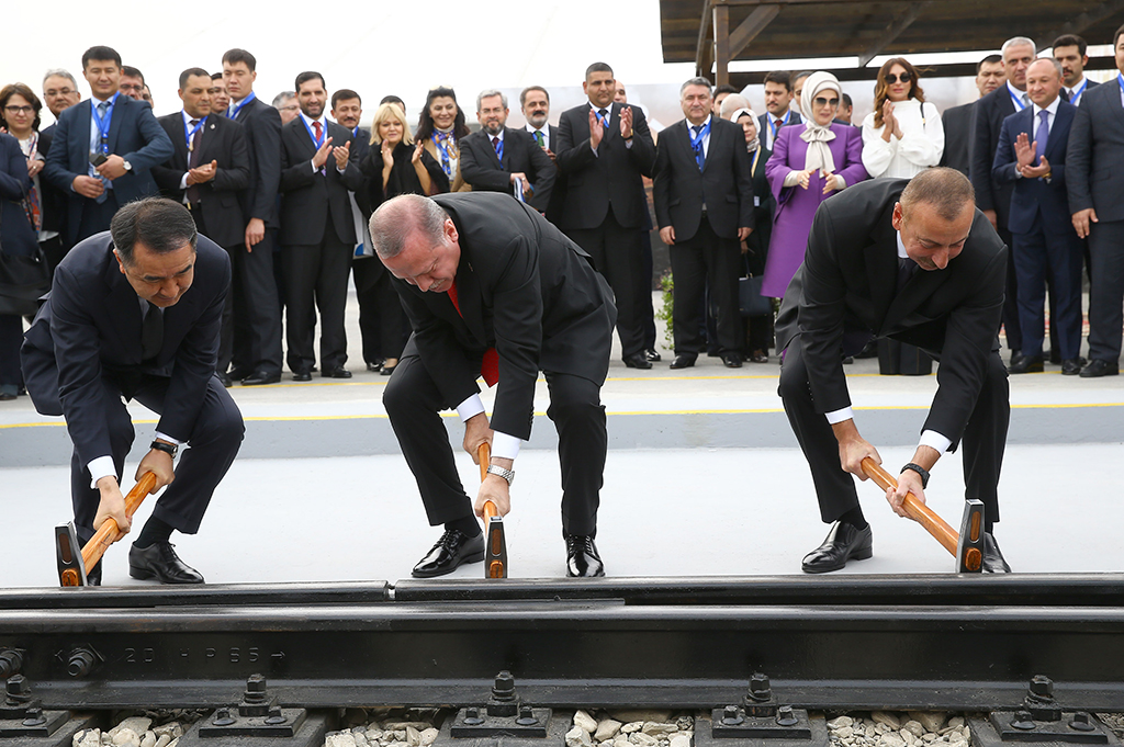 Demirden İpek Yolu: Bakü-Tiflis-Kars Demiryolu Hattı