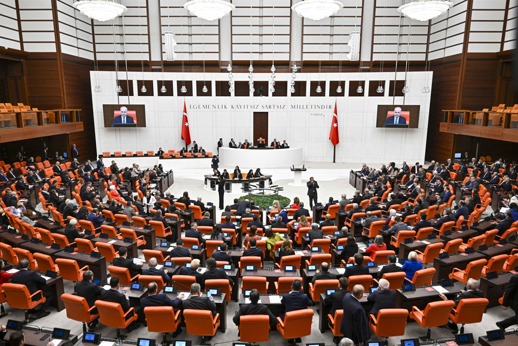 Rapor: Türkiye Yüzyılı’na Girerken TBMM | Parlamenter Profil Analizi