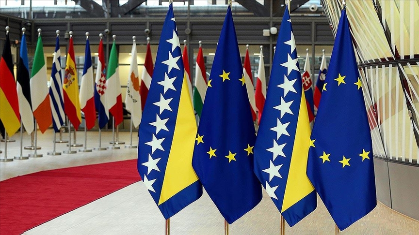 AB den Bosna Hersek ile Müzakerelere Yeşil Işık