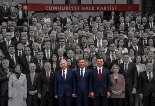 Her Üçlü Muhteşem midir