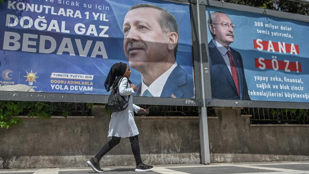 Turkey elections: Erdogan and Kilicdaroglu battle for nationalist vote