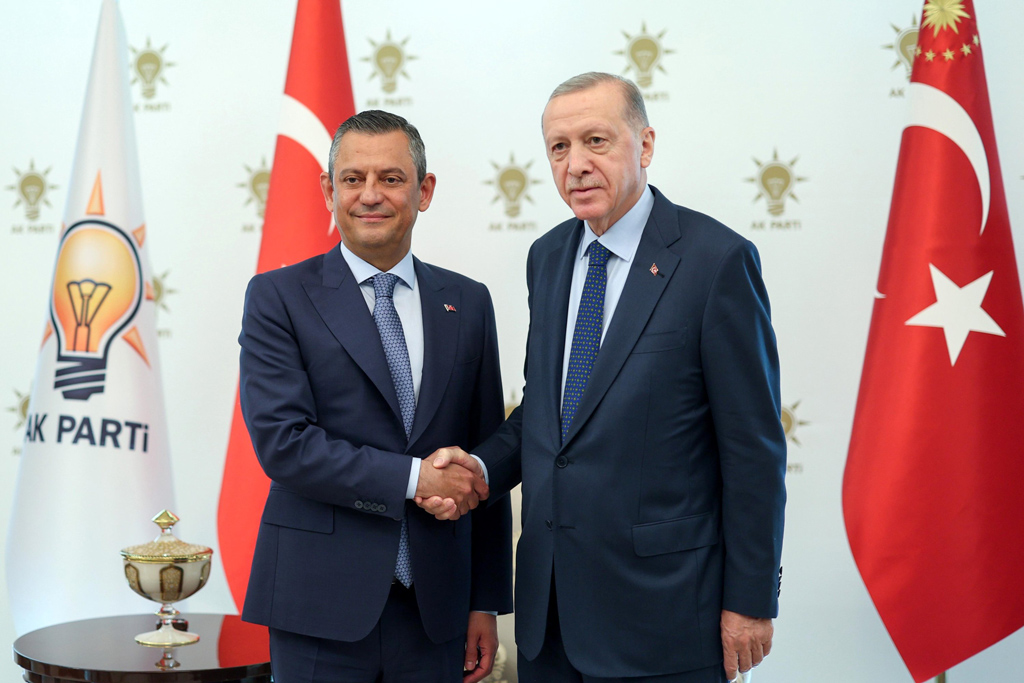 Erdoğan-Özel meeting heralds new political phase in Türkiye